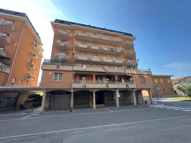 BILOCALE DI 72 MQ CON BOX E SOLAIO A GALBIATE Centro