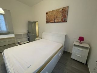 Ho 2 stanze grandi disponibili!!!!!