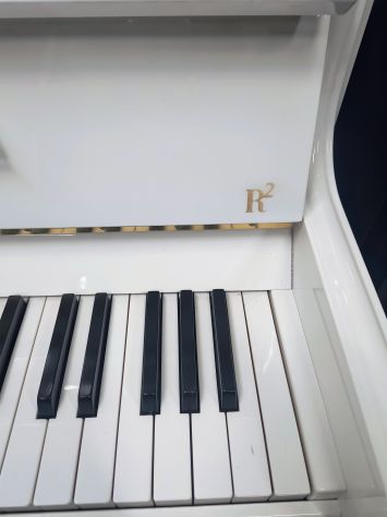 Pianoforte Sauter 120 R2 bianco tedesco con trasporto e panca inclusi - Foto 2