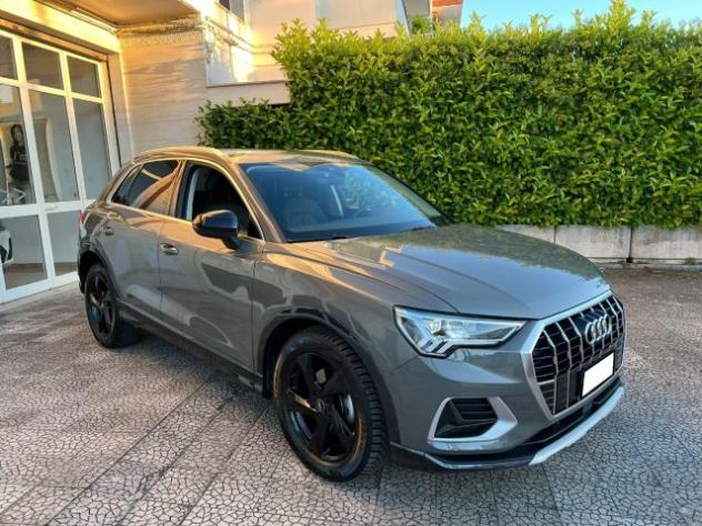 AUDI Q3 2.0 TDI 150 CV S tronic rif. 23506668 - Foto 3