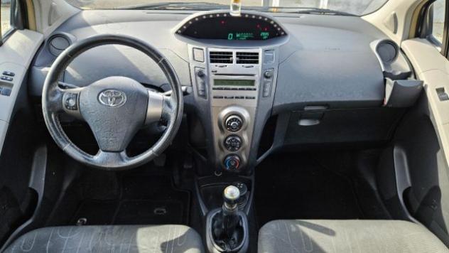 TOYOTA Yaris 1.0 5 porte Sol rif. 23811903 - Foto 9