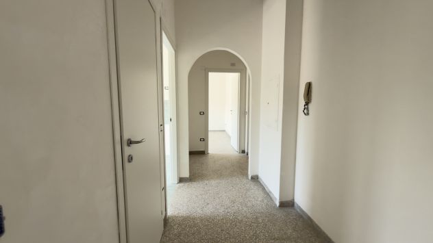 APPARTAMENTO IN PALAZZO RISTRUTTURATO A POCHI PASSI DAL PARCO PINOCCHIO - Foto 2
