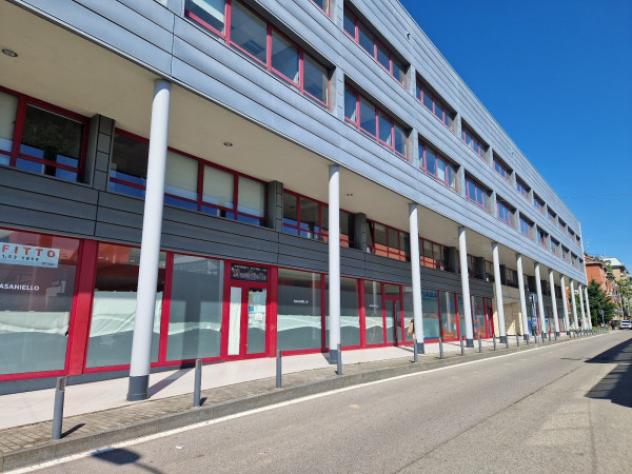 Immobile di 345 m² con più di 5 locali in affitto a Pero - Foto 2