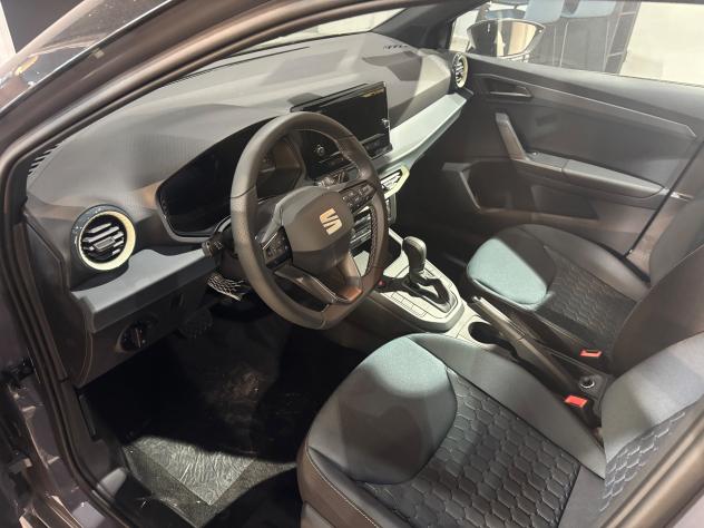 SEAT Arona 1.0 ecotsi Black Edition 115cv DSG Vision e Keyless Pack - Foto 9