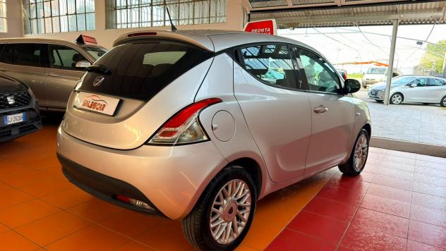 Lancia Ypsilon 1.2 69 CV 5 porte S&S Gold - Foto 3
