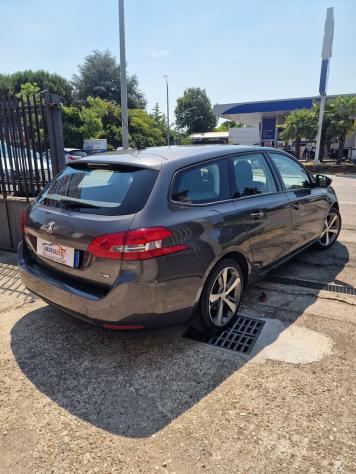 Peugeot 308 Turbo 130 S&S SW Allure distrb nuova!! - Foto 5