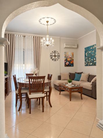 Vendesi appartamento con annessa terrazza di proprietà - Foto 7