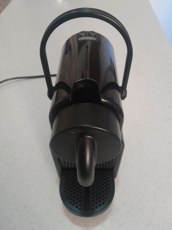 Macchina De Longhi Nespresso Inissia EN 80-B. perde acqua ma e funzionante compl