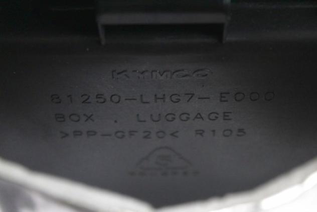 KYMCO G-DINK 300 81250LHG7E000 VASCA SOTTOSELLA PORTACASCO 11 - 17 LUGGAGE BOX - Foto 9