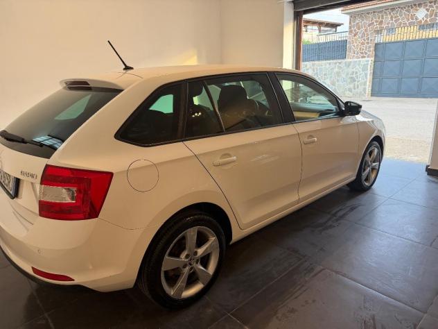 SKODA - Rapid - Spaceback 1.4 TDI 90 CV Design Edition - Foto 4