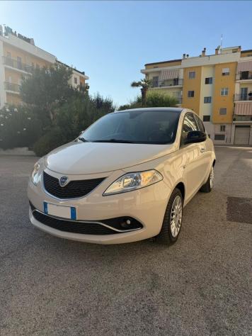 Lancia Ypsilon 1.2 69 CV 5 porte GPL Ecochic Gold - Foto 2