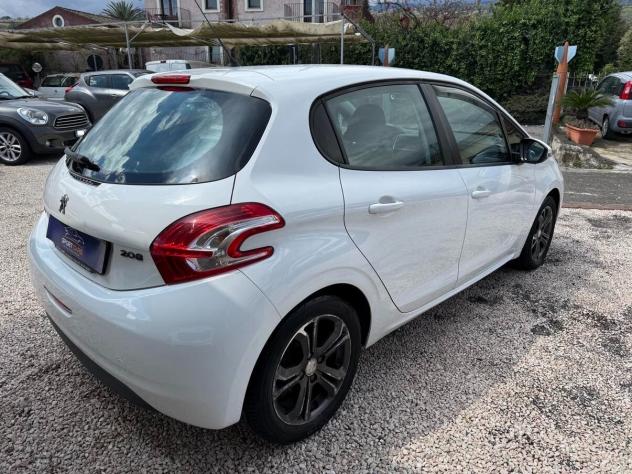Peugeot 208 1.4 HDi 68 CV 5 porte Allure - Foto 8