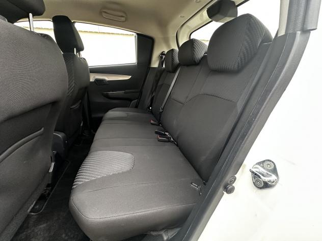 Mahindra KUV100 NXT 1.2 K6+ - Foto 10