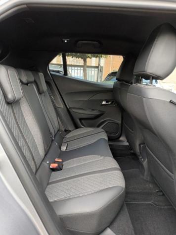 PEUGEOT 2008 1200 HYBRID ALLURE 145CV E-DCS6 CARPLAY FULL LED rif. 23931532 - Foto 9