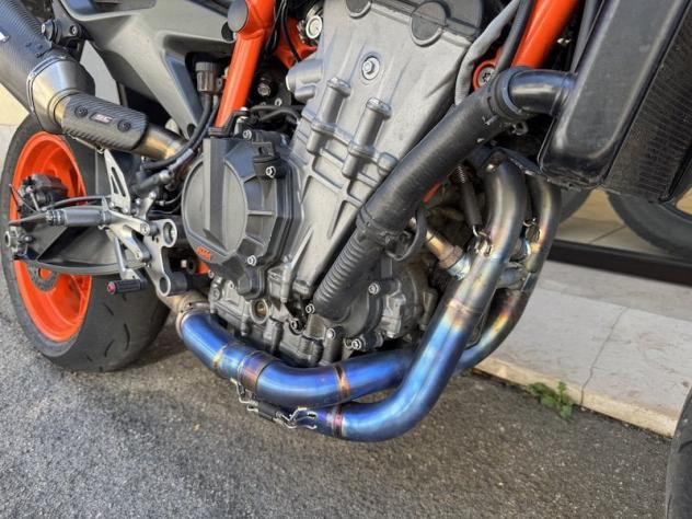 KTM 890 Duke R - Foto 9
