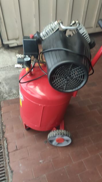 Compressore bicilindrico 50 lt - Foto 4