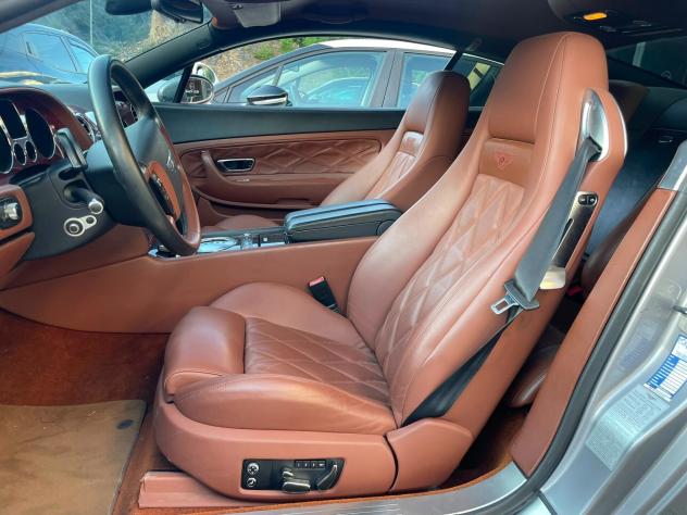 BENTLEY CONTINENTAL GT 6.0 560cv - Foto 9