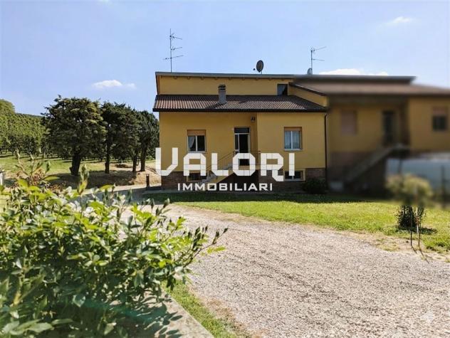 CASA INDIPENDENTE SU 3 LATI CON GIARDINO E CAPANNONE - Foto 4