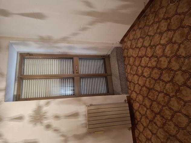 Casa abitabile o piccolo studio per per professionisti. L' immobile è in buono stato e subito abitabile composto al piano terra da un ingresso che fa - Foto 20