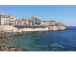 RISTORANTE AL MARE IN SICILIA CON MURI ED ABITAZIONE