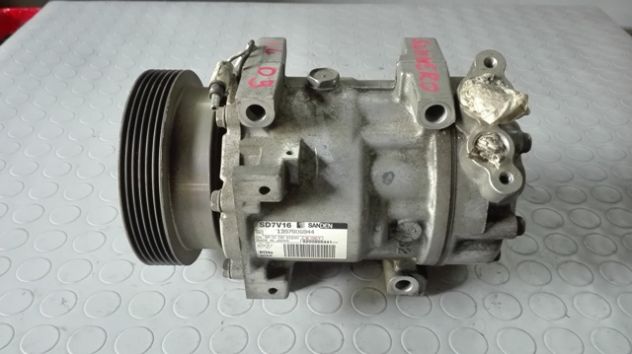 Compressore climatizzatore Dacia Sandero 1.4 del 2010 (8200866441)