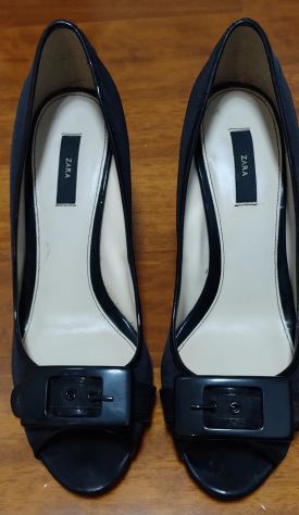 DECOLLETE OPEN TOE NERE CON FIBBIA