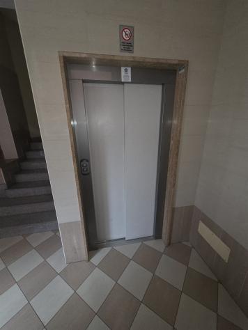 Adiacenze piazza Carducci via Cellini in stabile recente piano alto trilocale - Foto 4