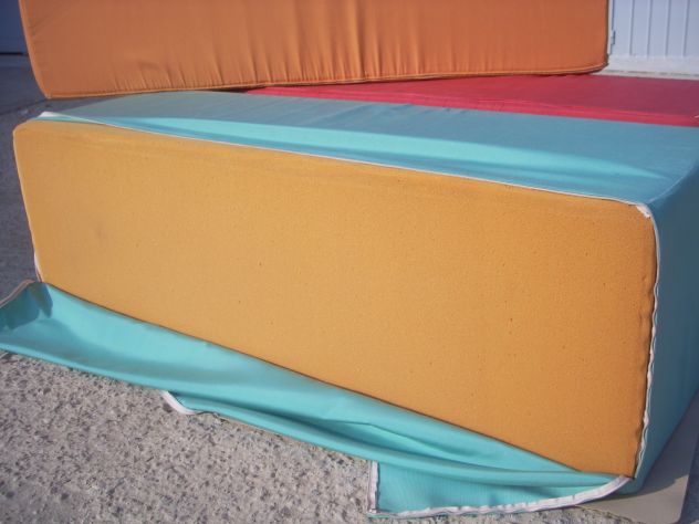 POUF RETTANGOLARI COLORATI - Foto 3
