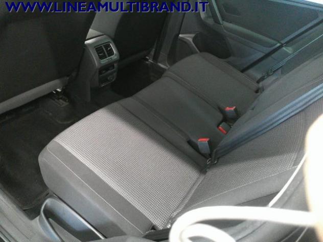 VOLKSWAGEN Tiguan 2.0 TDI SCR Business Navi Pack Winter Garanzia rif. 23945077 - Foto 8