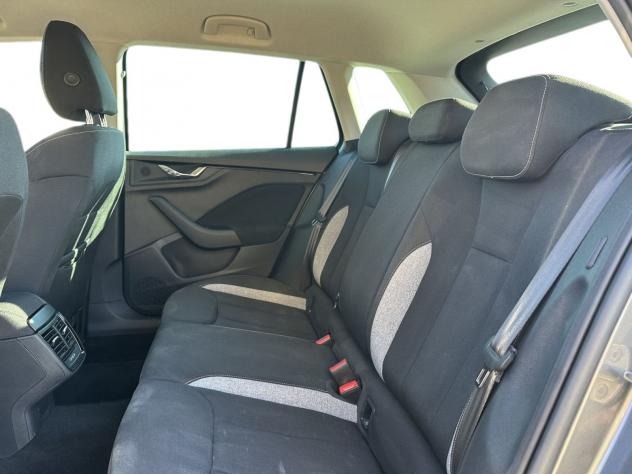 Škoda Kamiq 1.0 tsi Black Dots 115cv - Foto 9