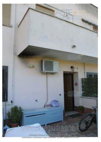 IMMOBILI-IMMOBILE RESIDENZIALE-Via Nepi n. 1 - Foto 2