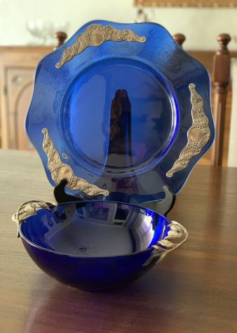 CENTROTAVOLA IN CRISTALLO BLU COBALTO ED ARGENTO