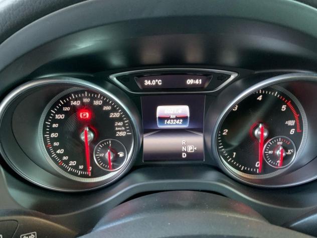 Mercedes-Benz GLA (X156) 200 d Automatic Sport - Foto 9