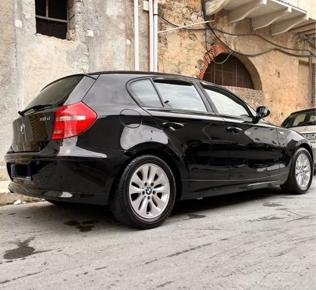 BMW 118D - Foto 8