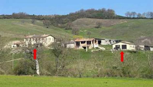 Immobile in asta di 284 m² con più di 5 locali in vendita a Matelica - Foto 2