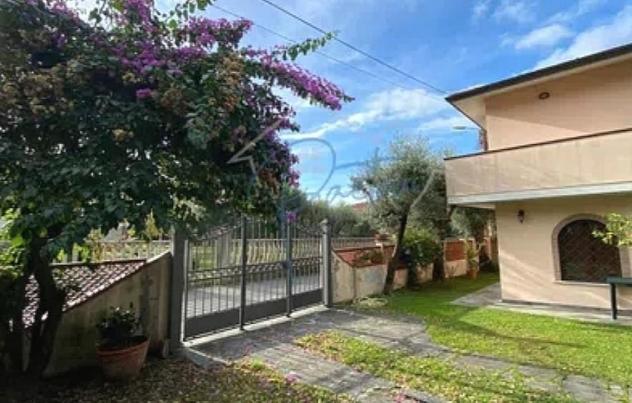 Villetta bifamiliare in vendita a Cervaiolo - Montignoso 140 mq Rif: 1405942
