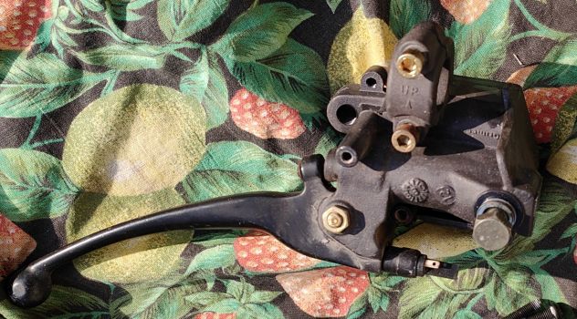 Pompa freno sinistra con leva scooter Aprilia. - Foto 3