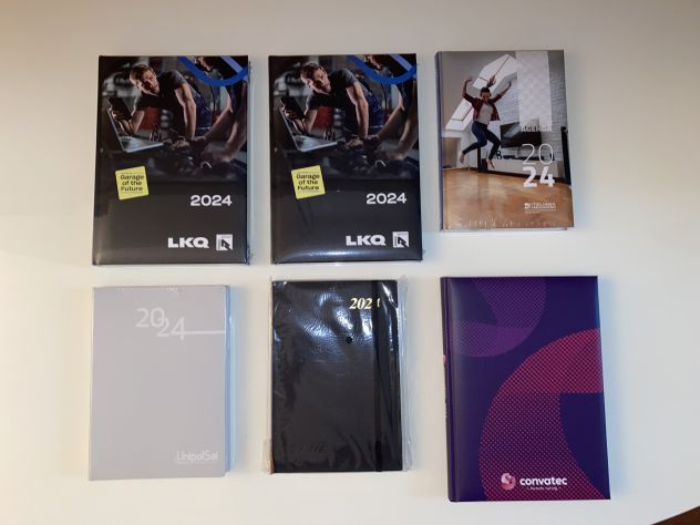 6 AGENDE TUTTE NUOVE ANNUALI 2024(5 AGENDE SIGILLATE)VARI MODELLI E MARCHE E COL