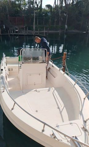 Giro turistico in barca con skipper max 5 persone oppure per pesca