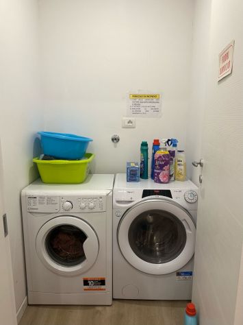 DISPONIBILE DA SUBITO SINGOLA ARREDATA CON BAGNO PRIVATO IN V.SAFFI ANGOLO V.VEN - Foto 3