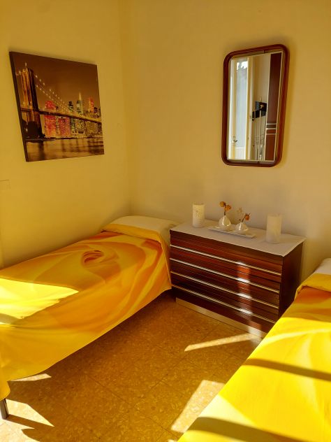 DISPONIBILI SUBITO POSTI LETTO IN DOPPIA - ZONA CENTRALE FS - M2, M3 - M1 - Foto 2