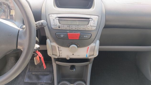 PEUGEOT 107 1.0 SWEET YEARS 5P - Foto 7