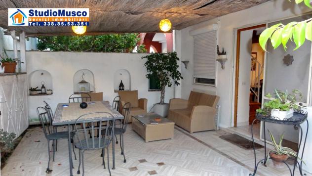 StudioMusco vende a Via Vanassina appartamentino soppalcato con ampio esterno vivibile.