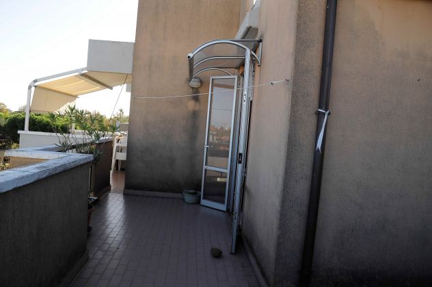 Rimini, disponibile periodo estivo attico con terrazzo - Foto 7