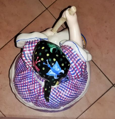 Ceramica Essevi : "Vigina" bambina con scopa di Sandro Vacchetti - Foto 3