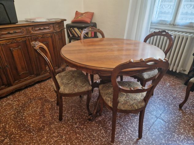 Tavolo rotondo allungabile in legno massiccio