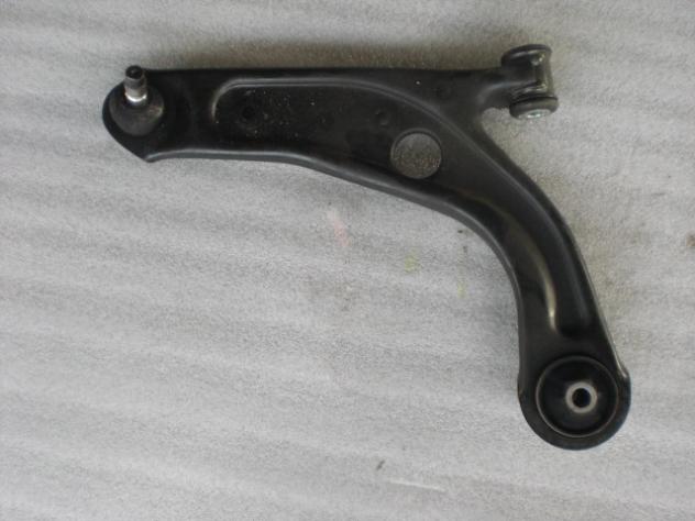 51956709 BRACCIO OSCILLANTE SINISTRO ANTERIORE LANCIA YPSILON 1.2 B 51KW 5M 5P (2013) RICAMBIO USATO