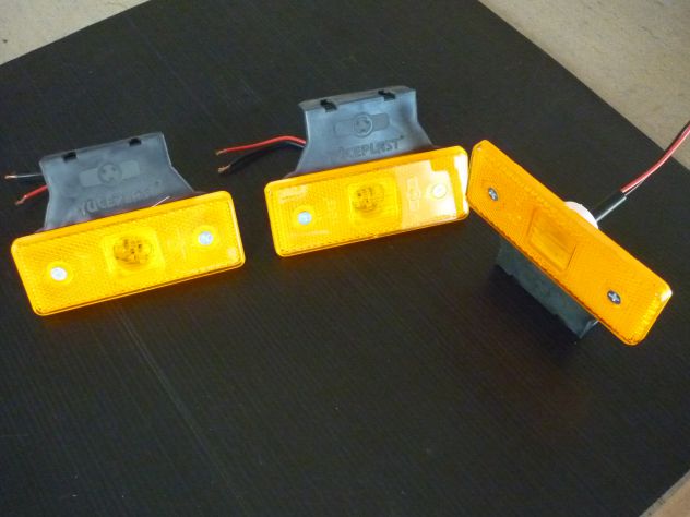 Fanali 4 LED Ambra Laterali 12/24v Supporto PVC - Foto 9