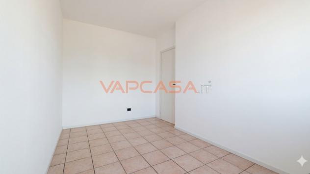 ESCLUSIVO E LUMINOSO TRIOLOCALE CON BOX DOPPIO - Foto 19