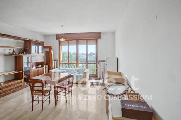 Appartamento di 115 m² con 3 locali e box auto in vendita a Modena